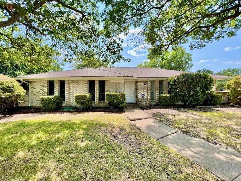 2732 Parkhaven Dr in Plano, TX - Foto de edificio