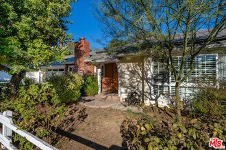 13843 Milbank St in Los Angeles, CA - Building Photo - Building Photo