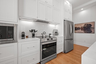 30 E Main St, Unit 2 in Westborough, MA - Building Photo - Building Photo