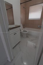 1245 W 24th St in Hialeah, FL - Building Photo - Building Photo