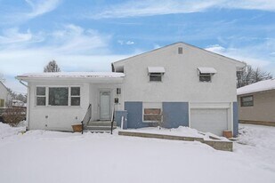 1414 Shanley Dr in Columbus, OH - Building Photo