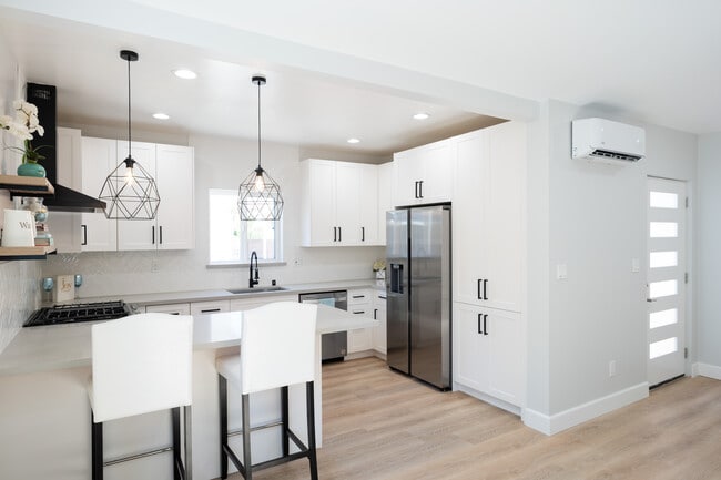 6246 Shirley Ave in Los Angeles, CA - Building Photo - Building Photo