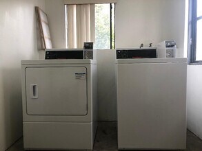 510 N Curtis Ave in Alhambra, CA - Foto de edificio - Building Photo