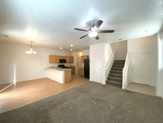 2431 Pelizzano Dr SE in Rio Rancho, NM - Building Photo - Building Photo