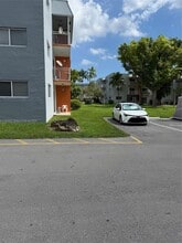 11301 SW 200th St in Miami, FL - Building Photo - Building Photo