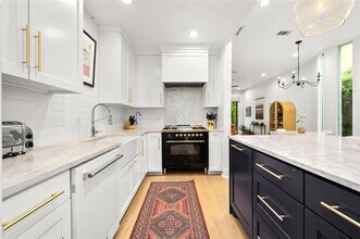 705 W Johanna St in Austin, TX - Building Photo - Building Photo