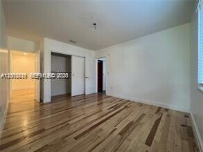 250 SW 19th Rd in Miami, FL - Building Photo - Building Photo