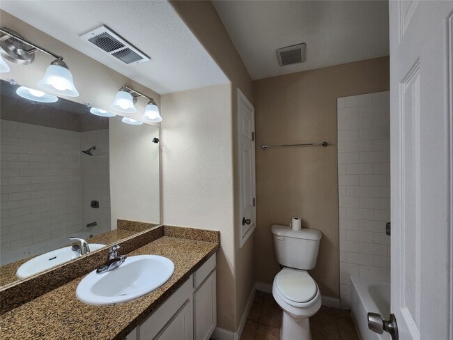 property at 17401 Red Oak Dr