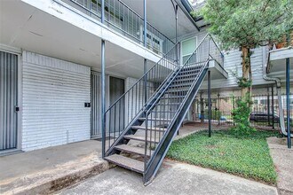 3300 Yorktown St in Houston, TX - Building Photo - Building Photo