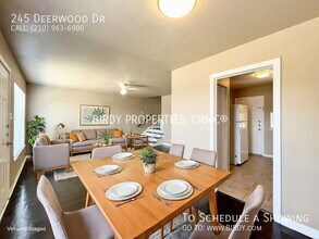 245 Deerwood Dr in San Antonio, TX - Building Photo - Building Photo