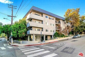 9005 Cynthia St in West Hollywood, CA - Building Photo - Building Photo