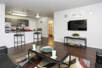 The Club at Chandler Crossings in East Lansing, MI - Building Photo - Interior Photo