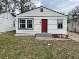 1722 E 2nd Ave in Hutchinson, KS - Building Photo