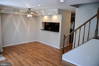 5934 Havener House Way in Centreville, VA - Building Photo - Building Photo