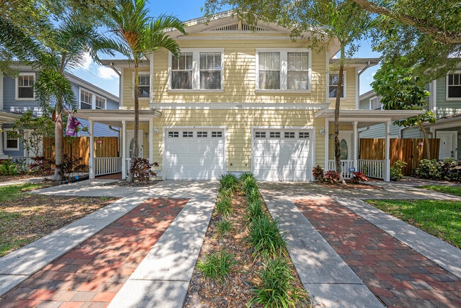 402 S Willow Ave, Unit A in Tampa, FL - Foto de edificio - Building Photo