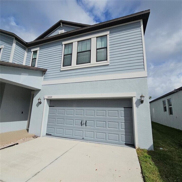 10606 Bahama Woodstar Ct in Riverview, FL - Building Photo