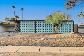 1558 Aztec Way in Las Vegas, NV - Building Photo - Building Photo