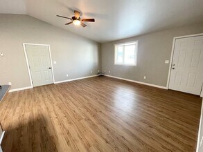 411 Patriot Dr in North Pole, AK - Building Photo - Building Photo