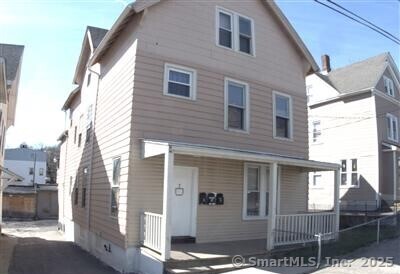 28 3rd St in Waterbury, CT - Building Photo