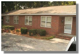 525 East Durst Ave in Greenwood, SC - Building Photo