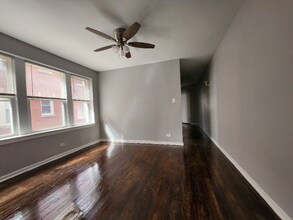 5903 W Huron St in Chicago, IL - Building Photo - Building Photo