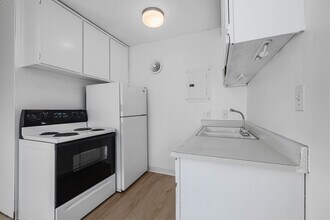 Crestview in Seattle, WA - Foto de edificio - Interior Photo