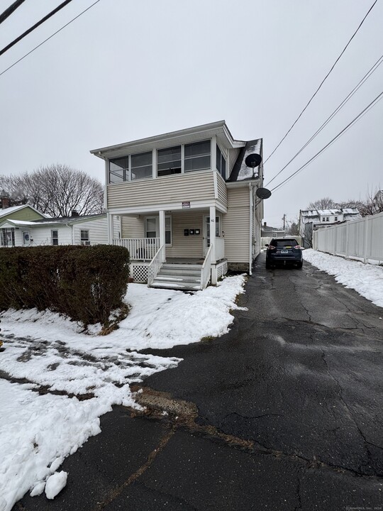 50 Hillview Ave in Waterbury, CT - Building Photo