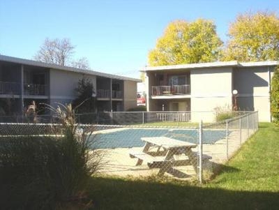 Windsor Court Plaza in Springfield, MO - Building Photo - Building Photo