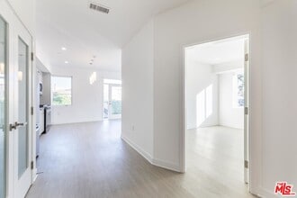 843 Wilcox Ave in Los Angeles, CA - Building Photo - Building Photo