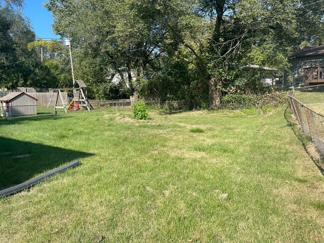 7704 E 75th Terrace in Kansas City, MO - Building Photo - Building Photo