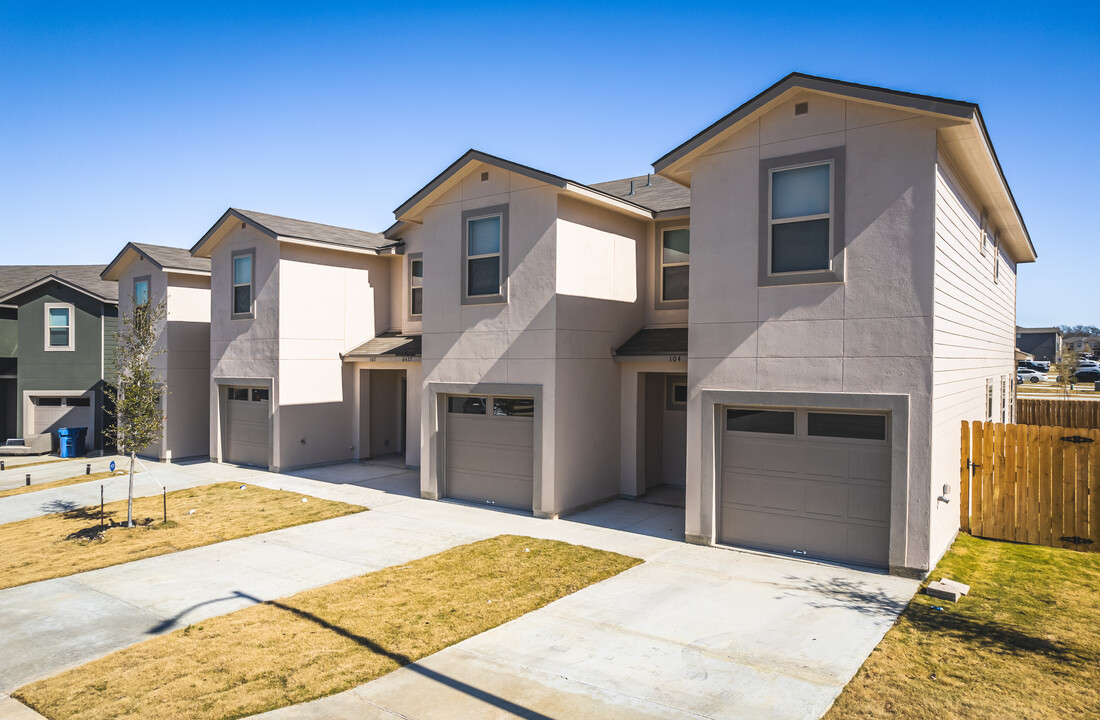 6427 Luglio Ln in San Antonio, TX - Foto de edificio