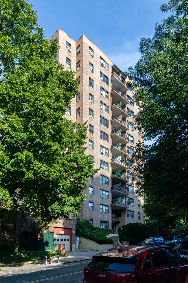 735 Kappock St in Bronx, NY - Foto de edificio - Building Photo