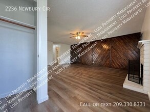 2236 Newbury Cir in Lodi, CA - Building Photo - Building Photo