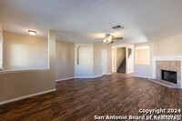 4018 Bulverde Pkwy in San Antonio, TX - Foto de edificio - Building Photo