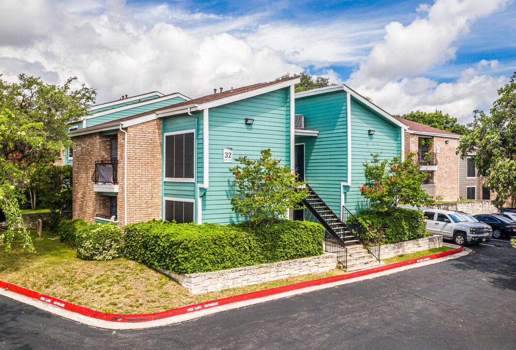 Vive Apartments in San Antonio, TX - Building Photo