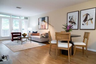 Windover in Knoxville, TN - Building Photo