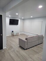 16916 Collingham Dr in Detroit, MI - Building Photo