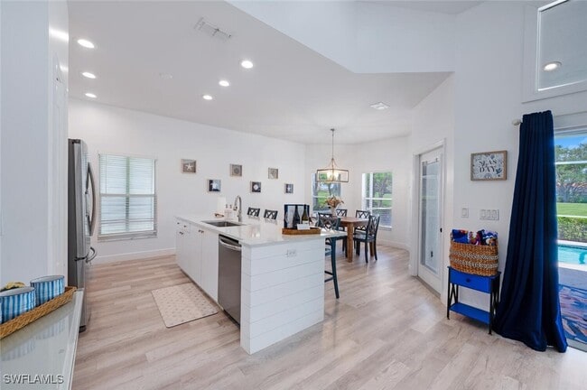 7112 Falcons Glen Blvd