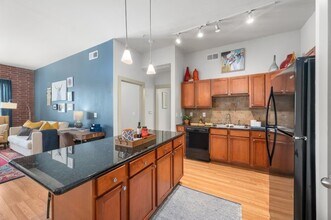 5298 Hidalgo St in Houston, TX - Building Photo - Building Photo