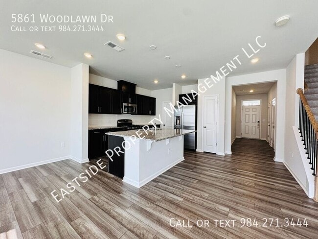 5861 Woodlawn Dr in Durham, NC - Building Photo - Building Photo