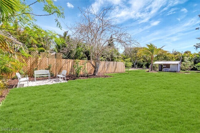 property at 1930 Oakes Blvd