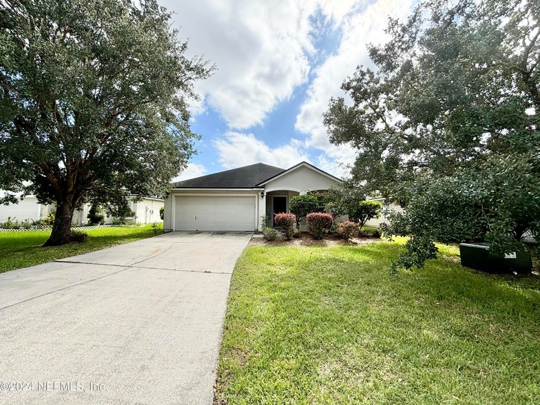 1455 Bitterberry Dr, Unit 2303 in Orange Park, FL - Building Photo