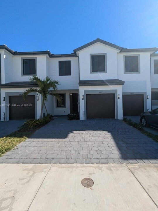 34461 SW 189th Ct in Homestead, FL - Building Photo