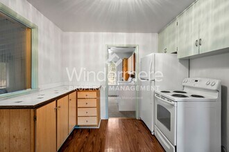 10125 N Whitworth Dr-Unit -Upper in Spokane, WA - Building Photo - Building Photo