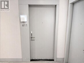 396 Hwy 7 in Richmond Hill, ON - Building Photo - Building Photo