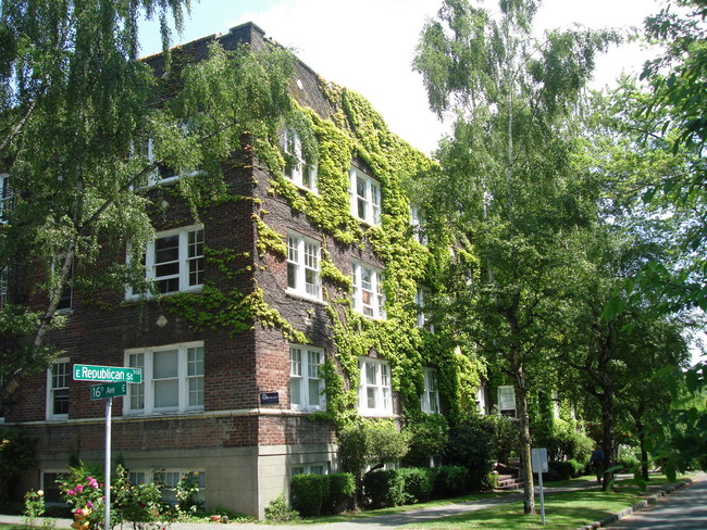 The Ragley Apartments in Seattle, WA - Building Photo - Building Photo