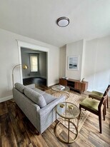 2060 E Lippincott St in Philadelphia, PA - Building Photo