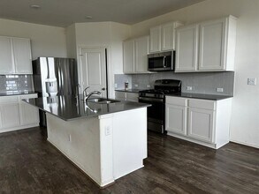 208 Montauk Loop in Andice, TX - Building Photo - Building Photo