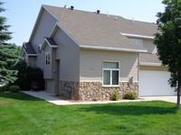 Beaver Creek Townhomes in West Fargo, ND - Building Photo - Building Photo