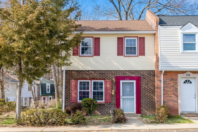 611 Denton Cir in Fredericksburg, VA - Building Photo - Building Photo